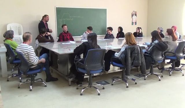 Muş'ta üniversite öğrencilerine yönelik atölye çalışması yapıldı