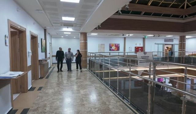 Böbrek yetmezliği yaşayan doktor, hastasının organıyla yaşama tutundu