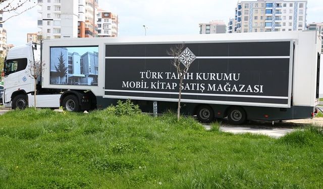 Mobil kitap satış tırı Diyarbakır''da