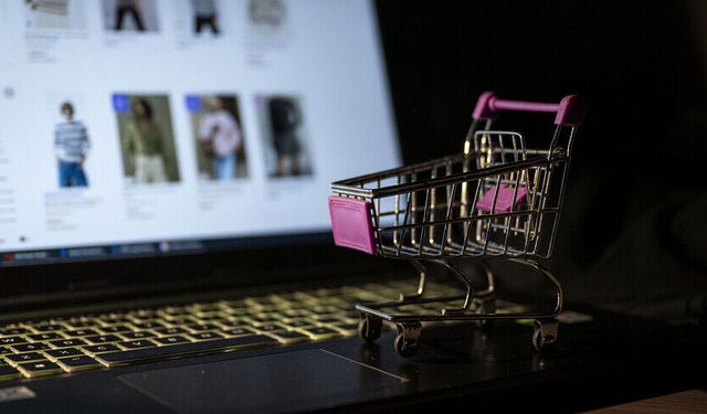 E-ticaret hacmi 5 yılda 10,6 trilyon liraya ulaştı