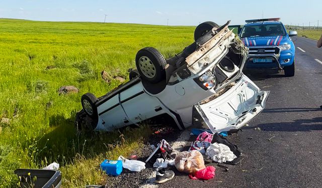 Siverek'te  devrilen otomobildeki 5 kişi yaralandı