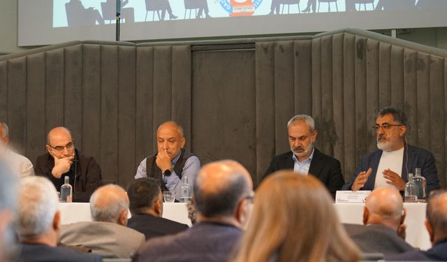 Stockholm’da “Barış Süreçlerinde Basının Hafızası” Paneli Sona Erdi