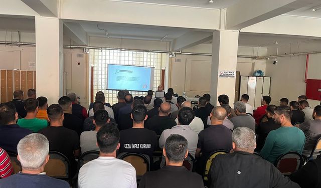 Yeşilay, Şanlıurfa'da 6 bin hükümlü ve yükümlüye bağımlılıkla mücadele eğitimi verdi