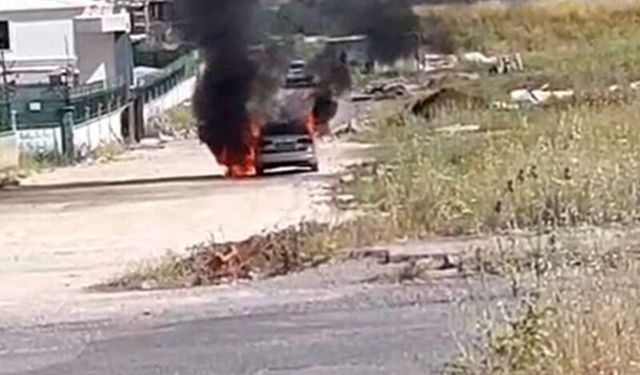 Yenişehir İlçesinde Bir Araç Kendiliğinden Alev Aldı