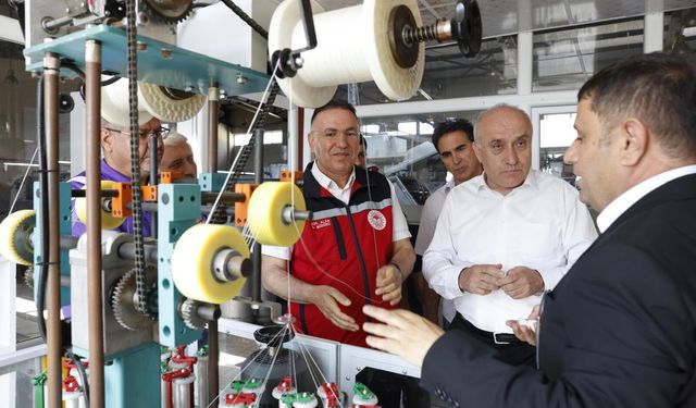 Diyarbakır'da ipek böcekçiliği eğitimi alan kursiyerlere sertifika verildi