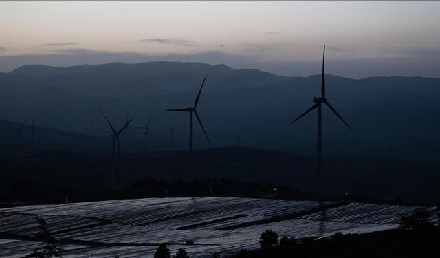 Rüzgar ve güneş yatırımları Türkiye'nin çevre hedeflerine katkı sağlıyor