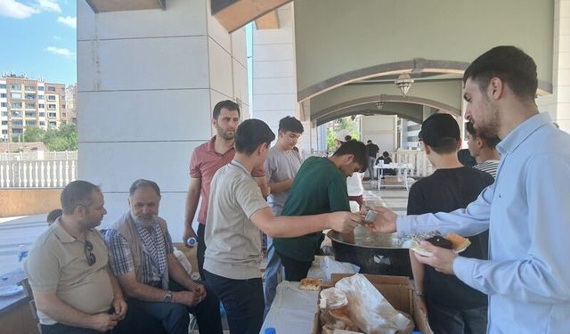 Tutsaklıktan Özgürlüğe Mavi Marmara'dan Sumud'a Konferans ve Kermes Programı Düzenlendi