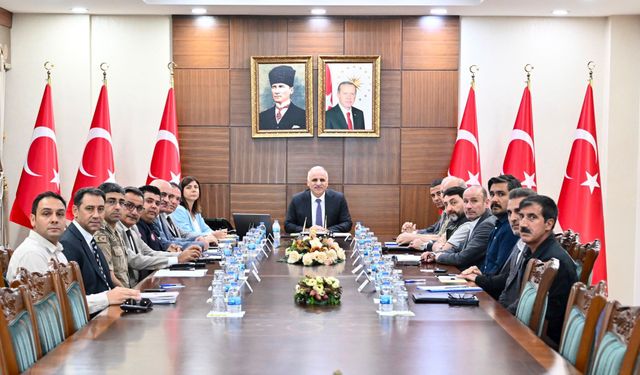 Vali Zorluoğlu Başkanlığında Anız Yangını Toplantısı