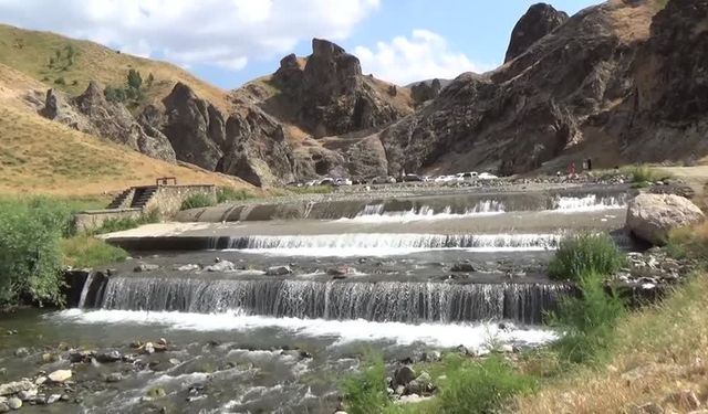 Muş’un Kızılağaç Kanyonu yaz aylarında ilgi görüyor