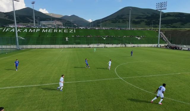 Erzurumspor FK hazırlık maçında Çaykur Rizespor ile berabere kaldı
