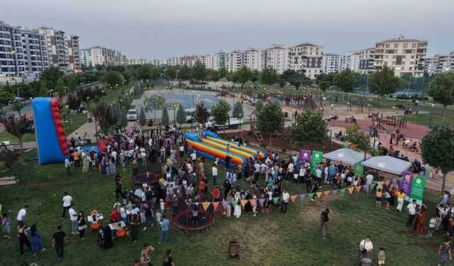 Bağlar'da Parklarda Gezici Yaz Şenliği Coşkusu