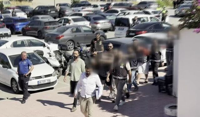 Bodrum'da restoranda bir kişinin öldürülmesine ilişkin 7 şüpheli adliyeye sevk edildi.