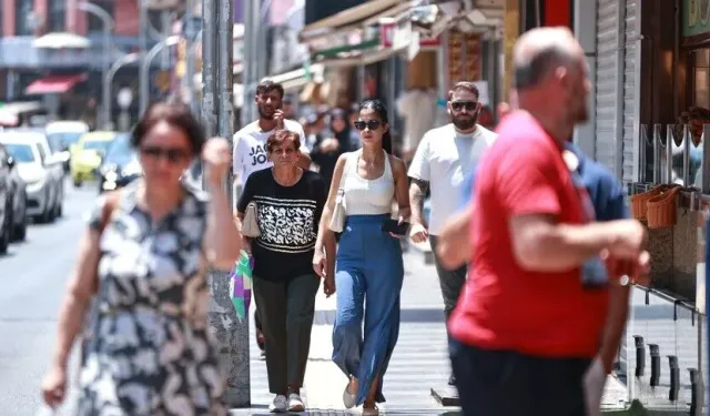 Sıcak Havalar Kalp Krizi Riskini Artırıyor: Uzmanlardan Hayati Uyarılar