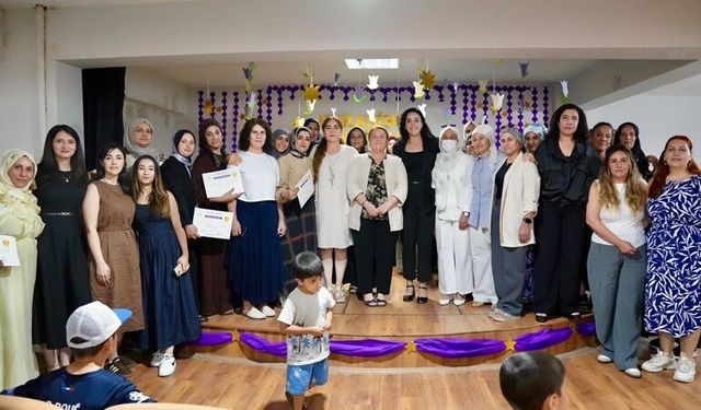 Kardelen Kadın Dayanışma Merkezi’nde Mezuniyet Coşkusu