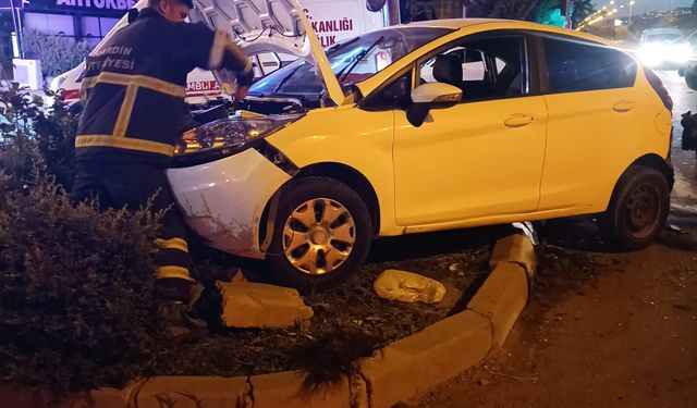 Mardin'de İki Otomobil Çarpıştı: 3 Yaralı
