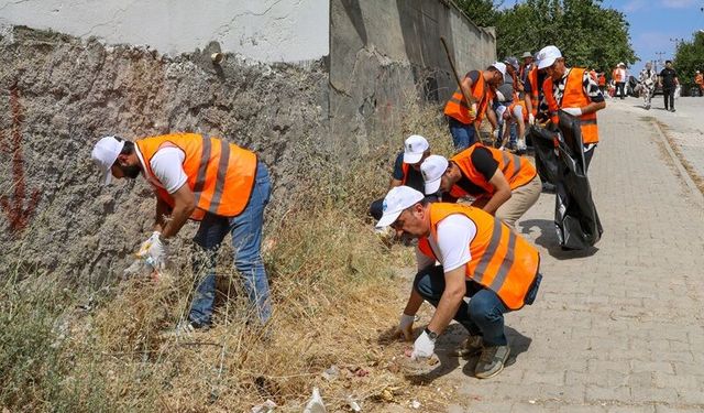 450 Evler Mahallesi’nde “Kolektif Emekle Temiz Kentler” Kampanyası