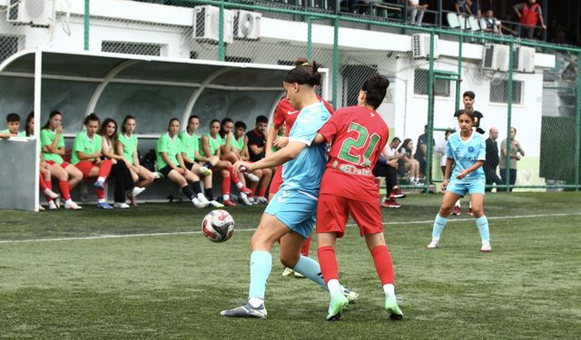 Amedspor kadın futbol takımı sezona 7 gollü galibiyetle başladı