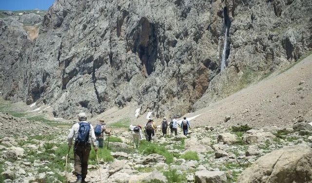 Tunceli'de dağcılık faaliyetleri doğa tutkunlarına yeni rotaların kapısını aralıyor