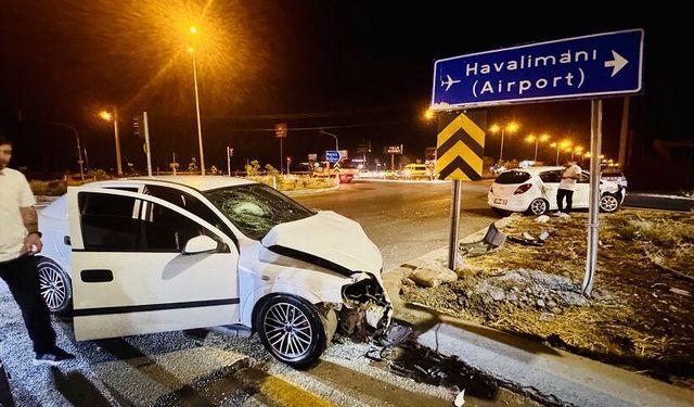 Diyarbakır'da iki otomobilin çarpıştığı kazada 7 kişi yaralandı
