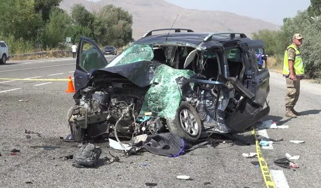 Van’da Feci Kaza: İki Araç Çarpıştı, 2 Kişi Hayatını Kaybetti