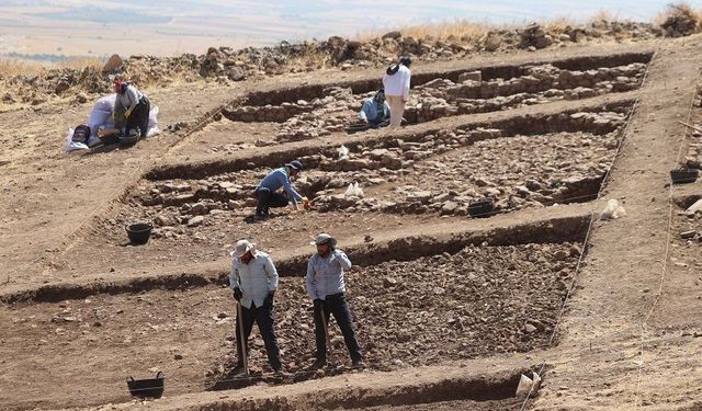 Göbeklitepe'de yeni kazılarda dörtgen planlı yapılar ortaya çıkarıldı