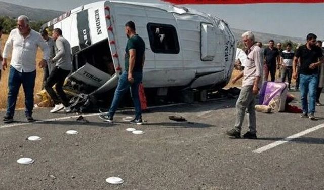 Diyarbakır’da Minibüs Kazası: Can Kaybı 7’ye Yükseldi