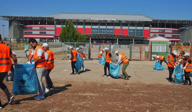Stadyum çevresinde genel temizlik