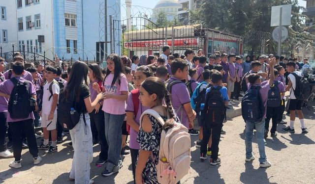Diyarbakır’da öğrencinin çantası ağır, ailelerin yükü daha ağır
