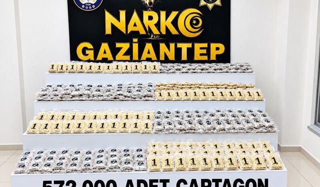 Gaziantep’te bir adrese baskın: İçeriden 572 bin uyuşturucu hap çıktı