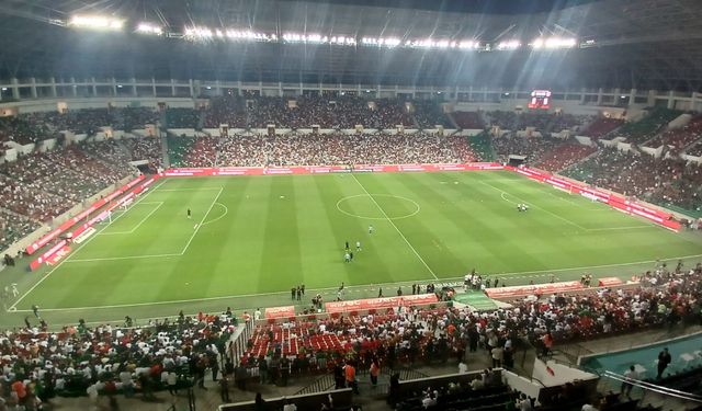 Amedspor Taraftarları Stadyumu doldurdu