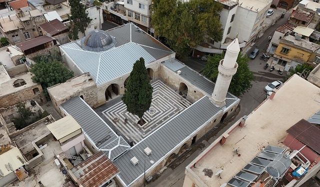 Depremde ağır hasar alan 400 yıllık Akcurun Camisi yeniden ibadete hazırlanıyor