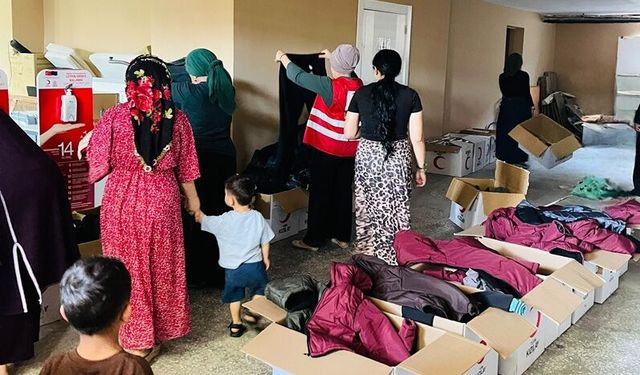 Mardin’de Kızılay’dan İhtiyaç Sahibi Ailelere Giysi ve Nakdi Destek