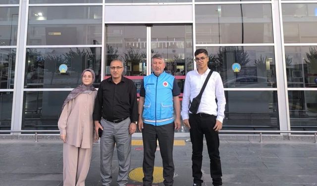 Öğrenciler umreye uğurlandı
