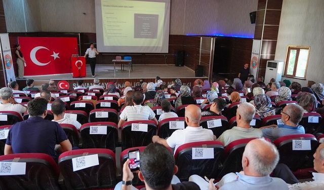 Silvan’da veliler için “Aile Akademisi” başladı