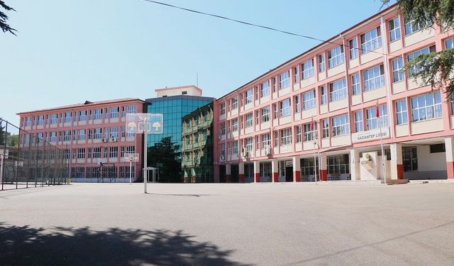 115 Yıldır Geleceğe Işık tutan lise