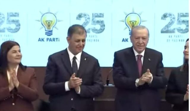 Cemil Tugay kimdir? İzmir Büyükşehir Belediye Başkanı Cemil Tugay'ın hayatı ve siyasi kariyeri