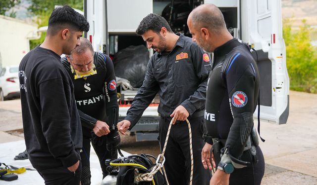 Ergani’nin su hattında su akışını zorlaştıran birikintiler temizlendi