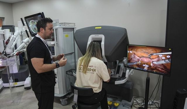 TEKNOFEST Güneydoğu’da Gençler Robotik Cerrahiyi Deneyimliyor