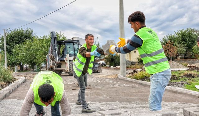 Kayapınar’ın Kırsal Mahallelerinde Yol Seferberliği