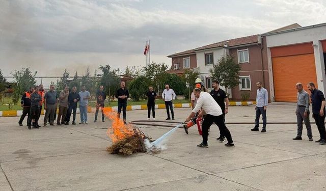 Cizre’de Yangın ve Tahliye Tatbikatı: Personel Uygulamalı Eğitim Aldı