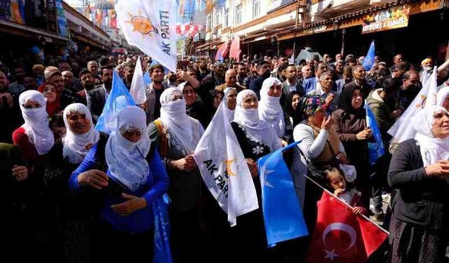 Bilden, Kulp'ta vatandaşlarla buluştu