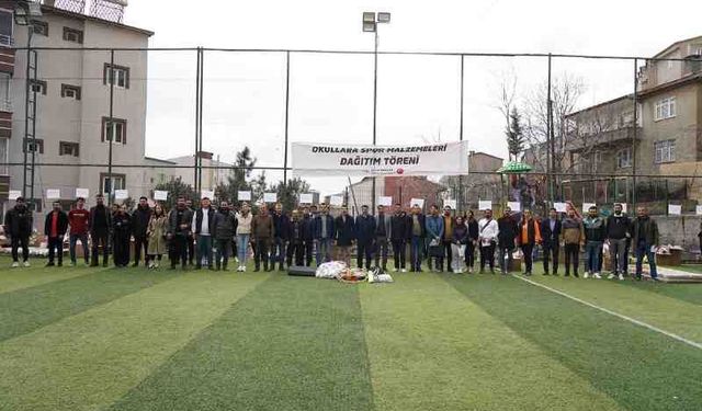 Kulp'ta okullara büyük spor desteği