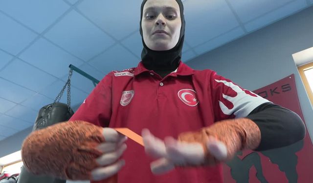 Milli sporcu Ayşe, "kendimi buldum" dediği kick boksta zirveyi odaklandı