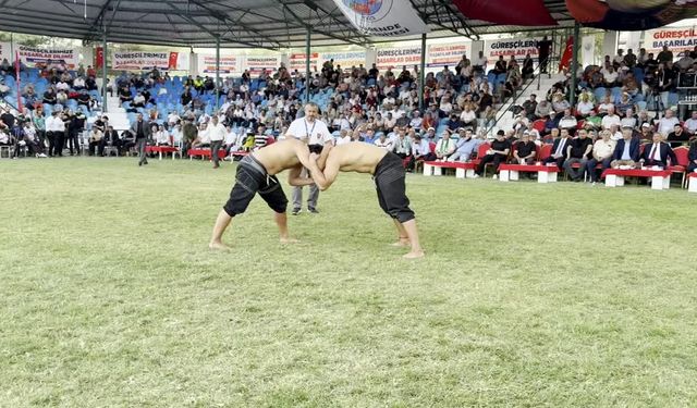 Darende Güreşleri'nin başpehlivanı Doğan Uzun oldu