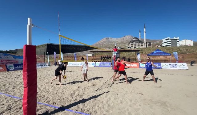 Erciyes'te plaj voleybolu turnuvası başladı