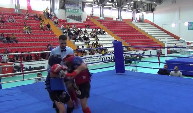 Minik ve Yıldızlar Türkiye Muaythai Şampiyonası Kars'ta başladı