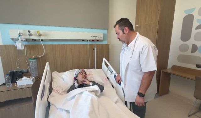 6 ay boyunca hıçkıran kadın ameliyatla sağlığına kavuştu