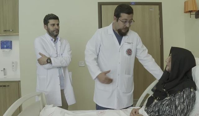 Annesinin kaderini yaşamadı, konuşarak ameliyat oldu