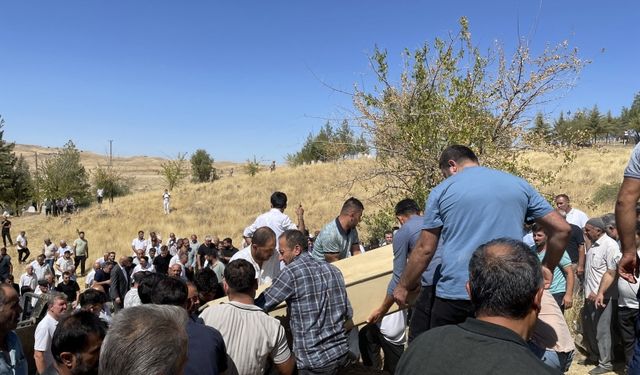 Beşiri’de anne, baba ve 2 çocuğun öldüğü saldırıya 24 gözaltı
