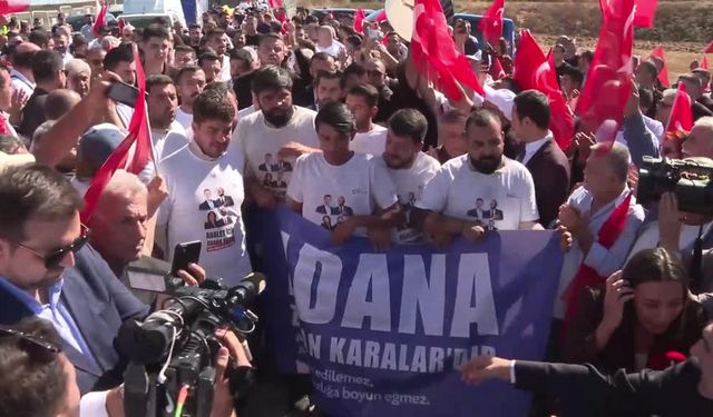 CHP Genel Başkanı Özel, Adana'dan Silivri'ye yürüyen partisinin gençleriyle buluştu